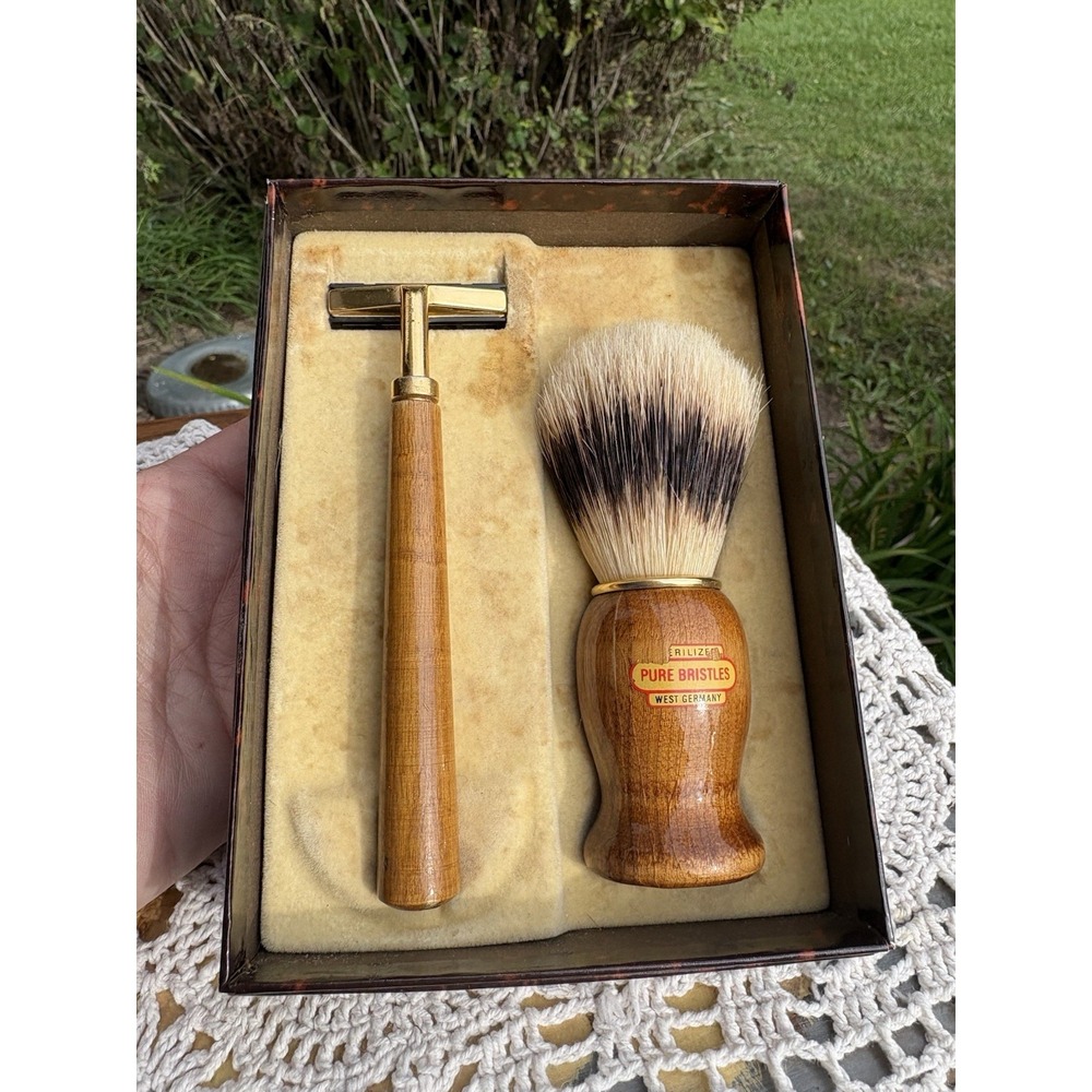 Vintage Wood Handles Gents Shaving Brush & Razor Set West Germany